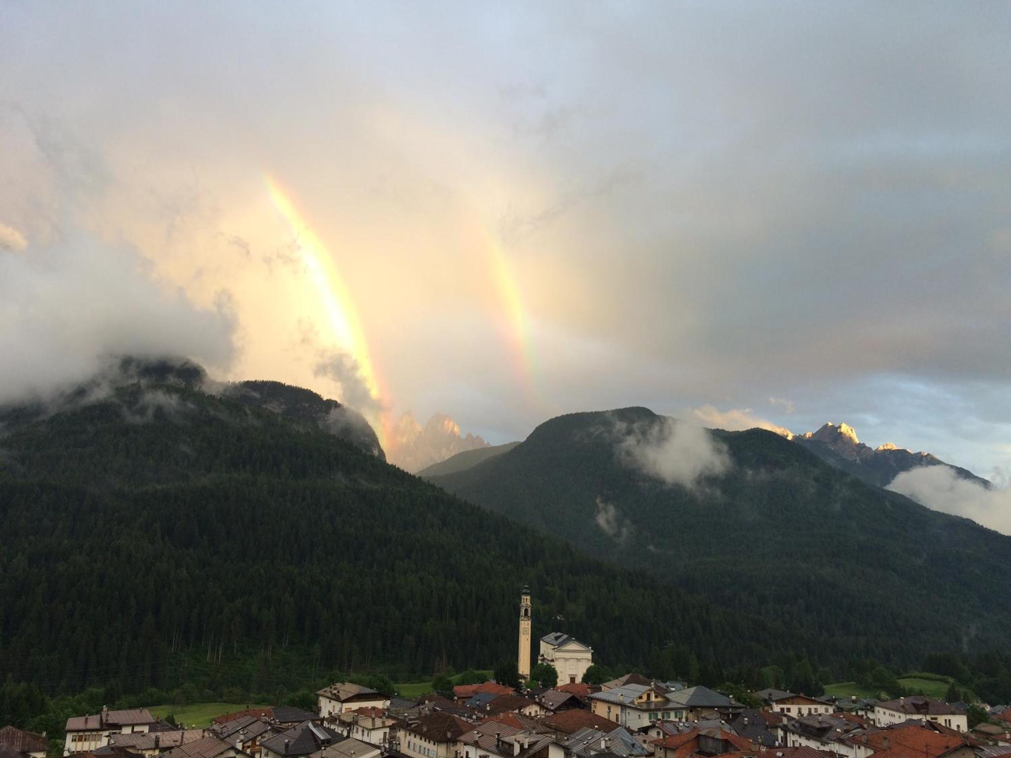 Fra Rose E Mughi Bed and Breakfast Domegge di Cadore Exteriör bild