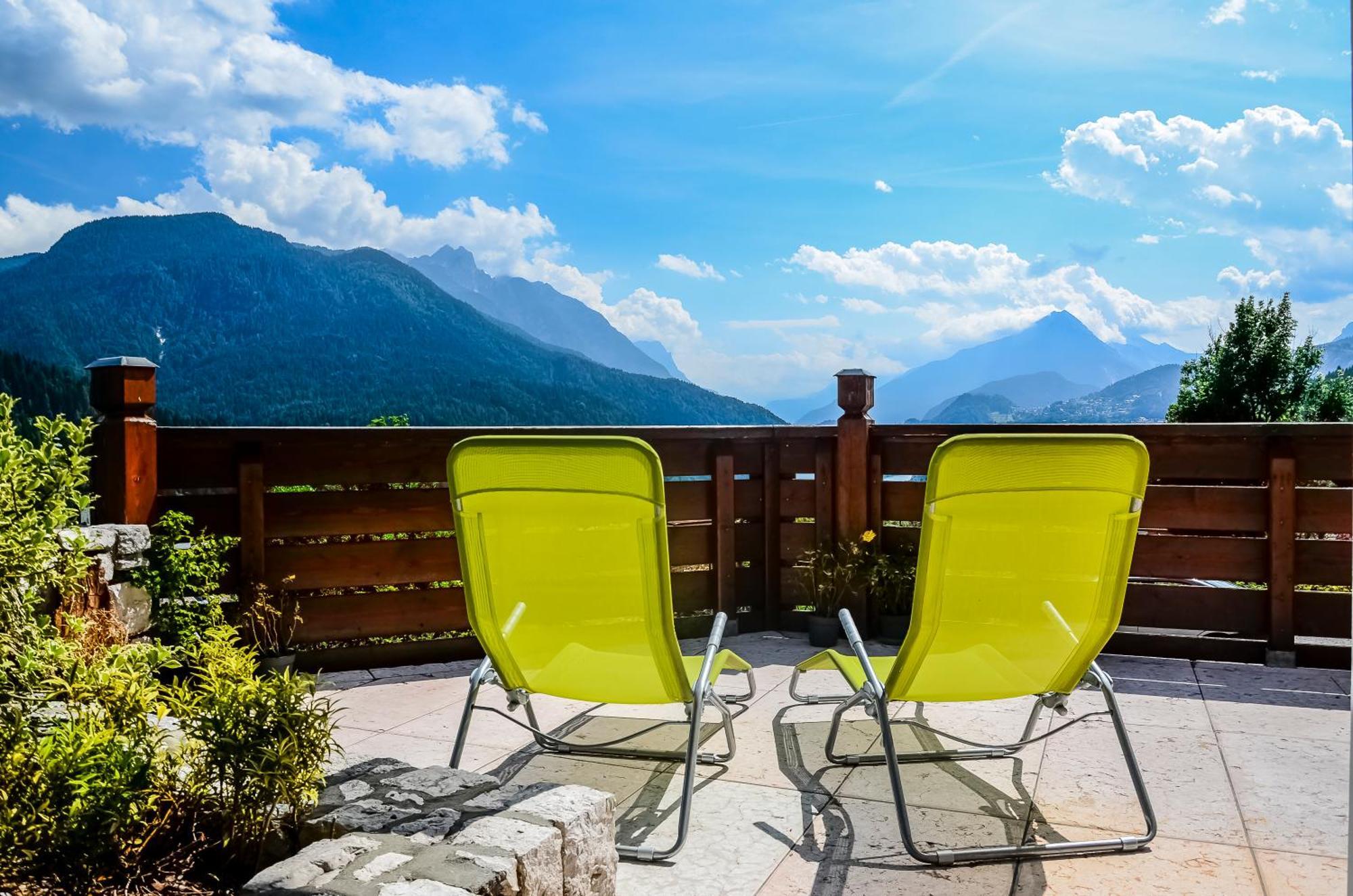 Fra Rose E Mughi Bed and Breakfast Domegge di Cadore Exteriör bild