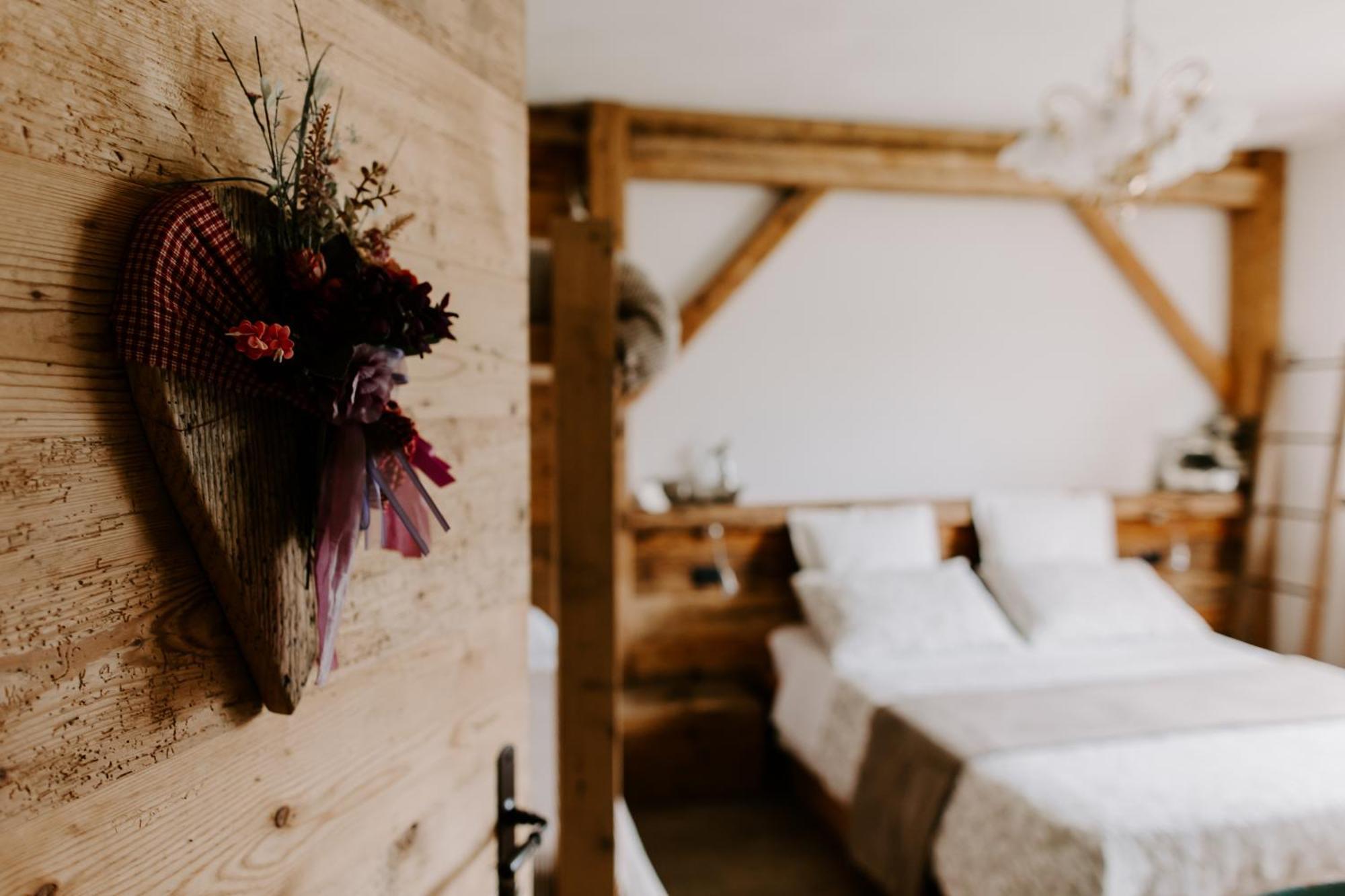 Fra Rose E Mughi Bed and Breakfast Domegge di Cadore Exteriör bild